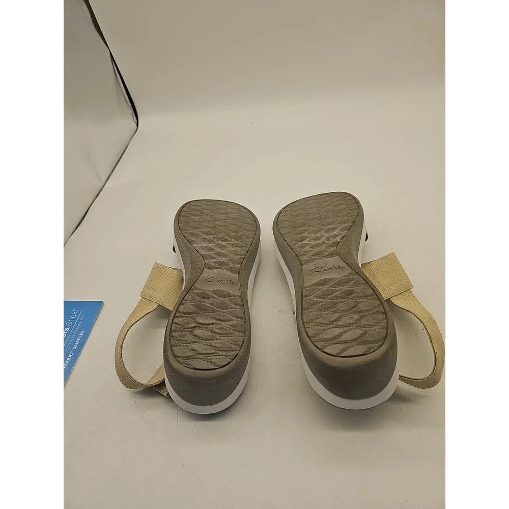 Clarks Women's Arla Jacory Wedge Sandal Gold Straps 9.5